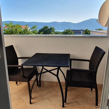 Apartmani Lanterna Krk Town Exterior photo