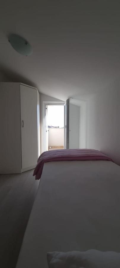 Apartmani Lanterna Krk Town Exterior photo