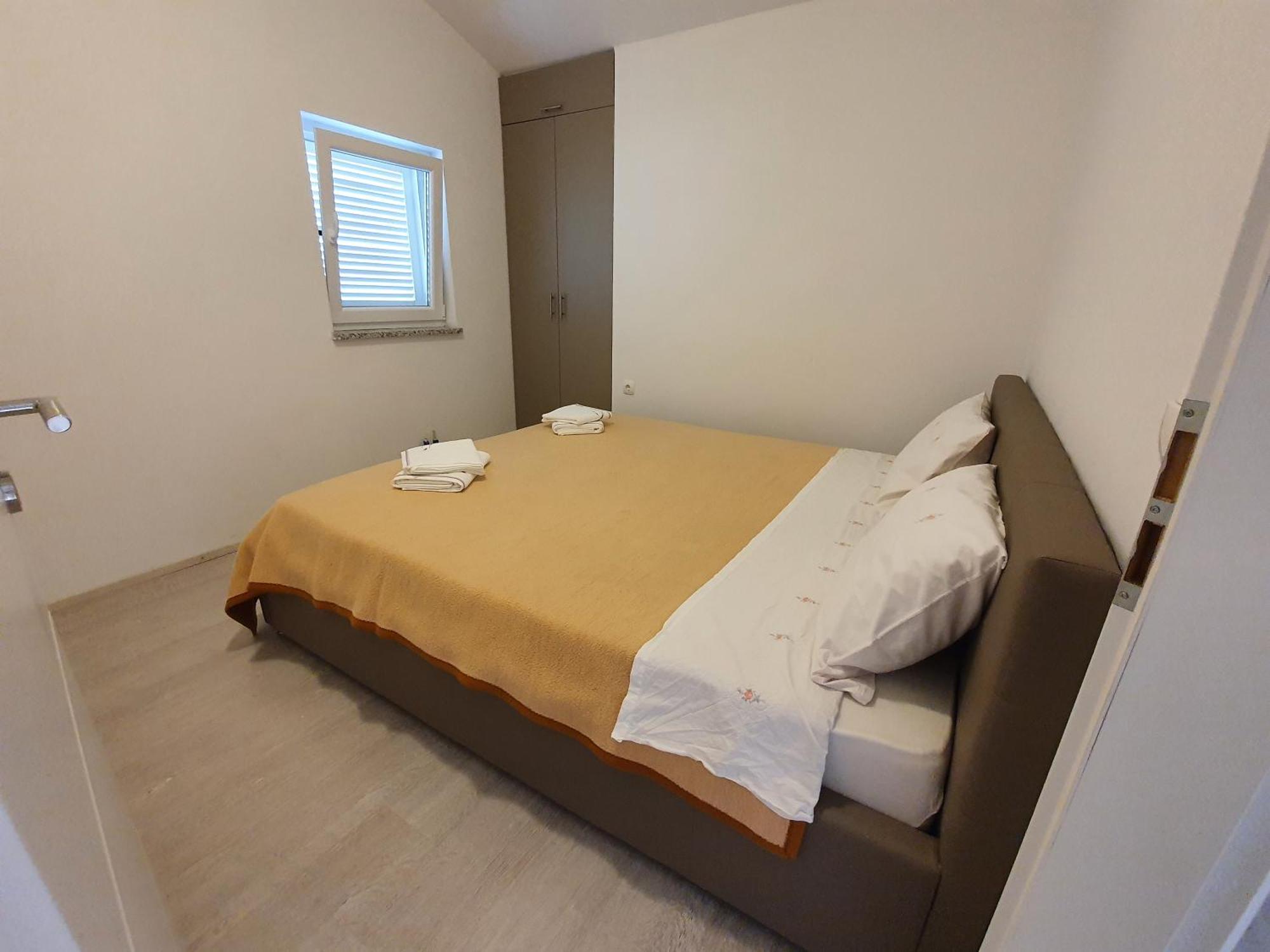Apartmani Lanterna Krk Town Exterior photo